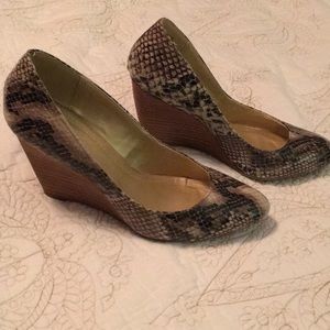 Kenneth Cole snake print wedges